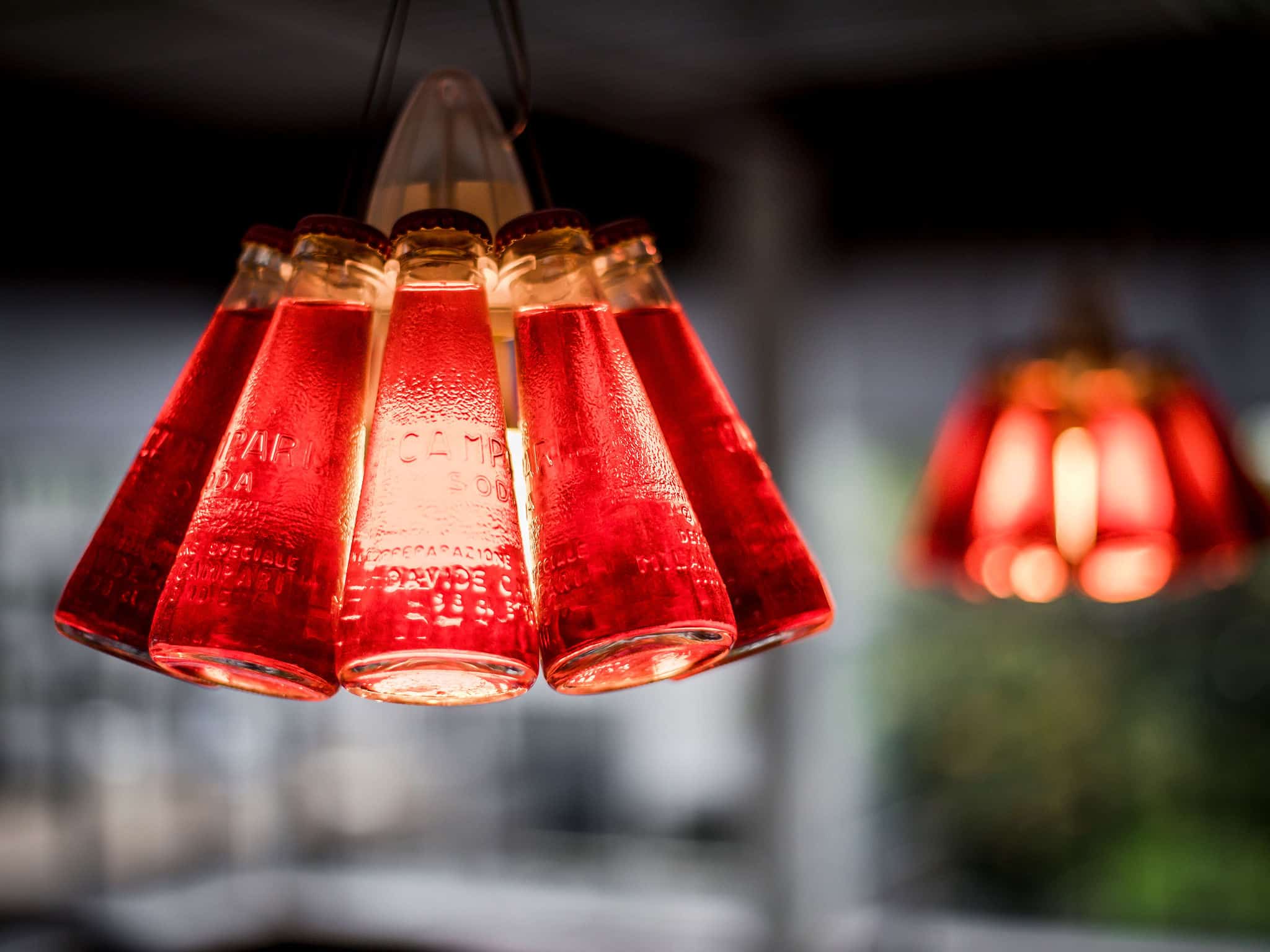 interieurarchitect Wildenberg ontwerp bedrijfskeuken Newpublic flessenlamp