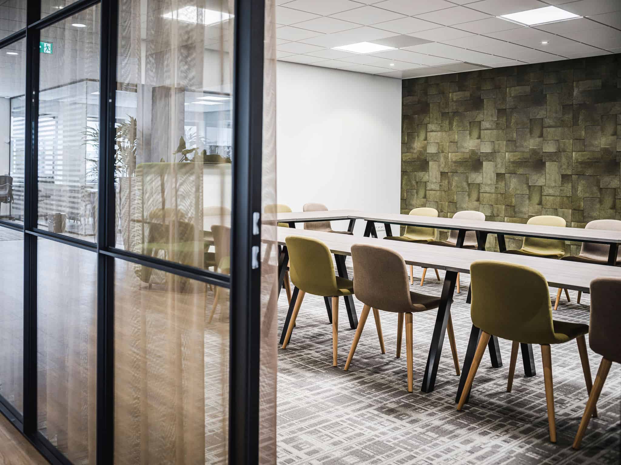 binnenhuisarchitect Wildenberg ontwerp kantoor COKZ vergaderruimte Forbo Planeffect Meinema