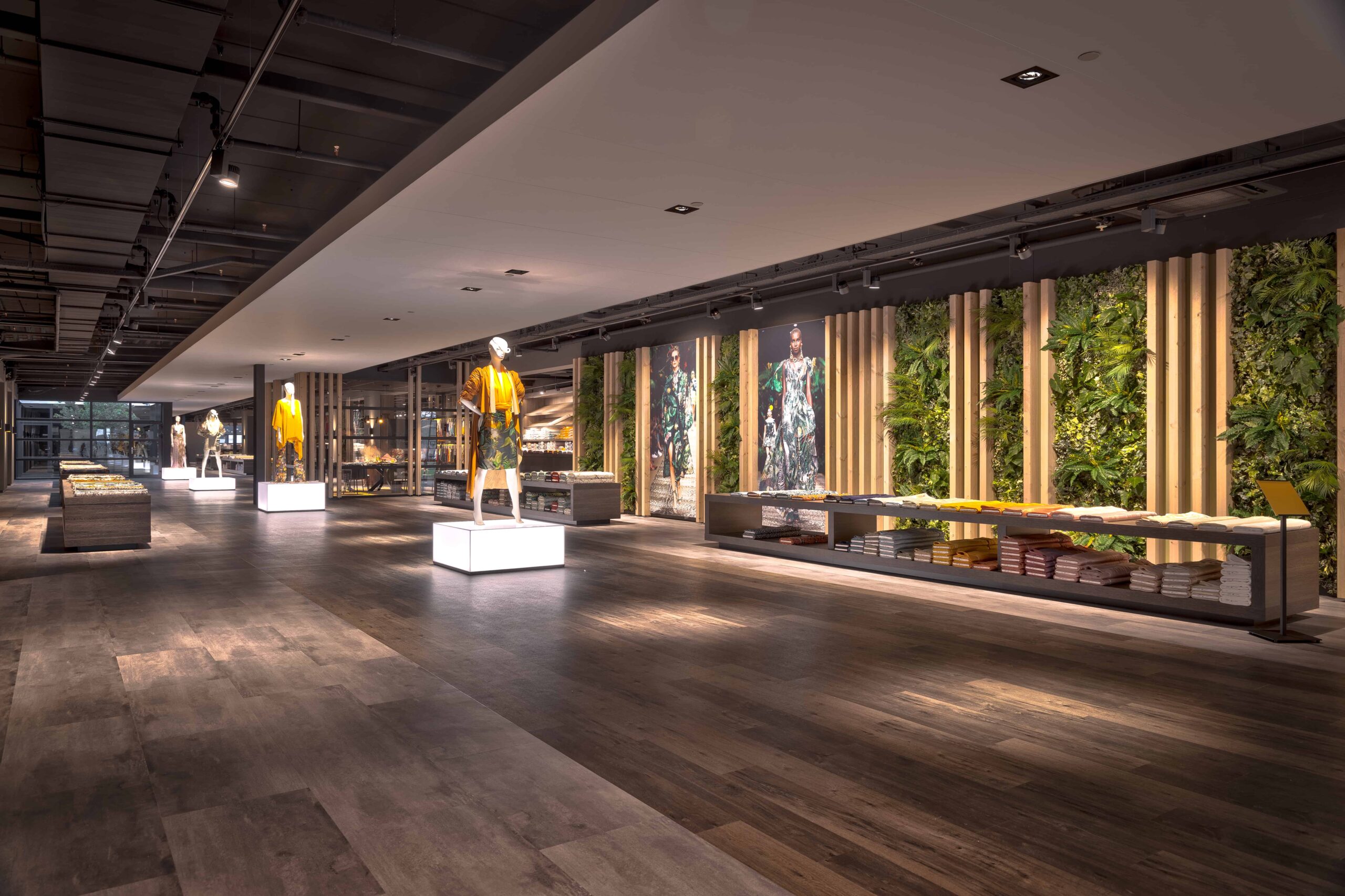 interieurarchitect Wildenberg ontwerp showroom Knipidee Almere plantwand wsb maretti iboma kerastone objectflor kopie
