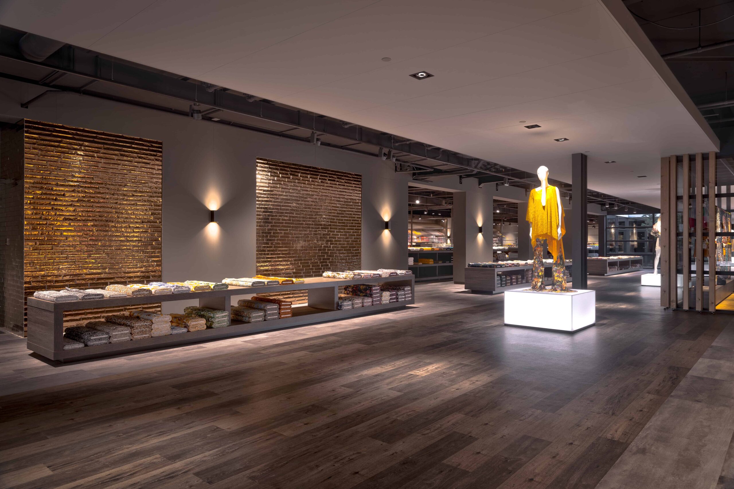 interieurarchitect Wildenberg ontwerp showroom Knipidee Almere tegelwand wsb maretti iboma kerastone objectflor tarkett kopie