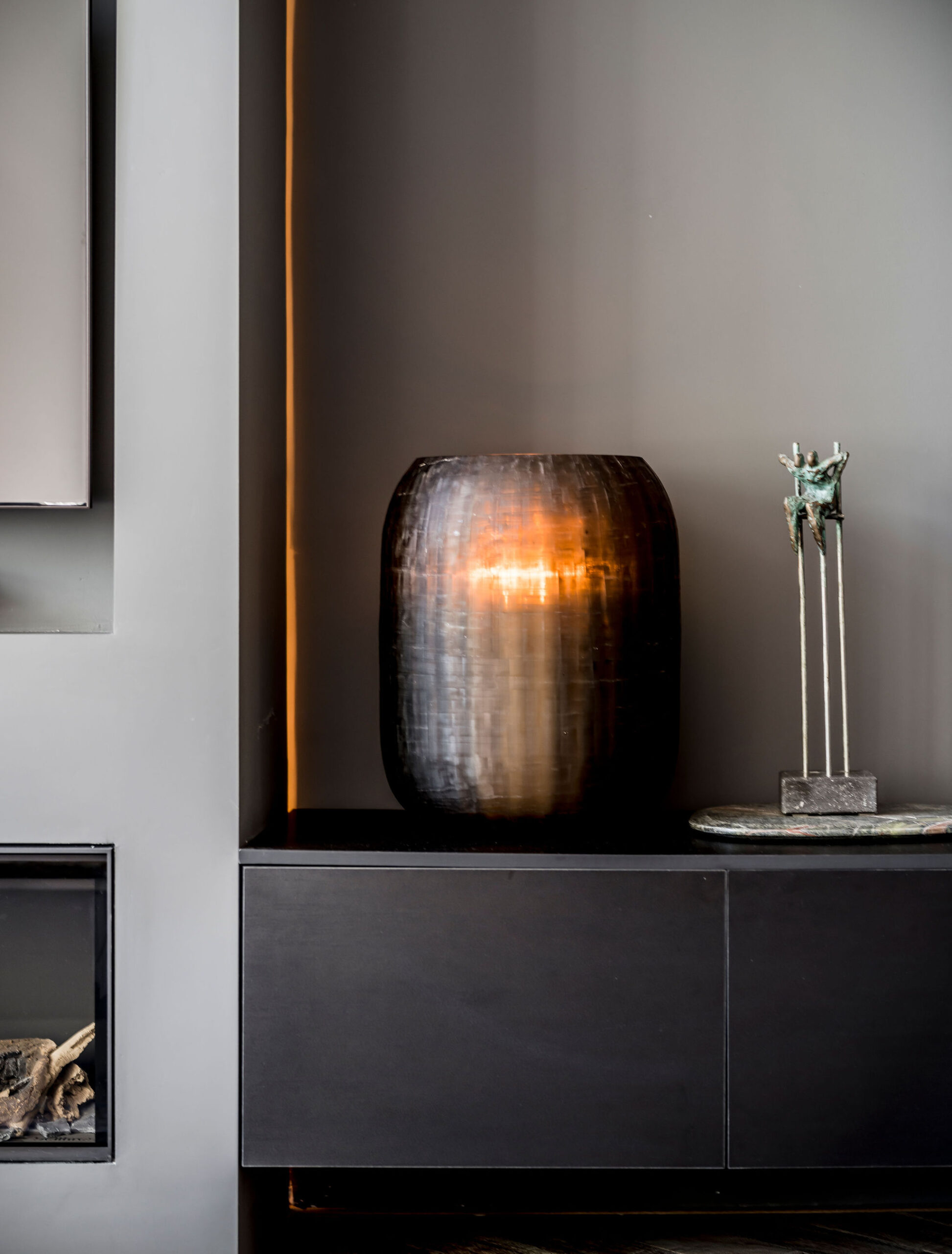 interieurarchitect Stan Wildenberg interieurontwerp interieur interiordesign luxurylifestyle luxuryinteriors luxuryhomes living kandelaar Peter Baas Photography styling Paul Jongerius