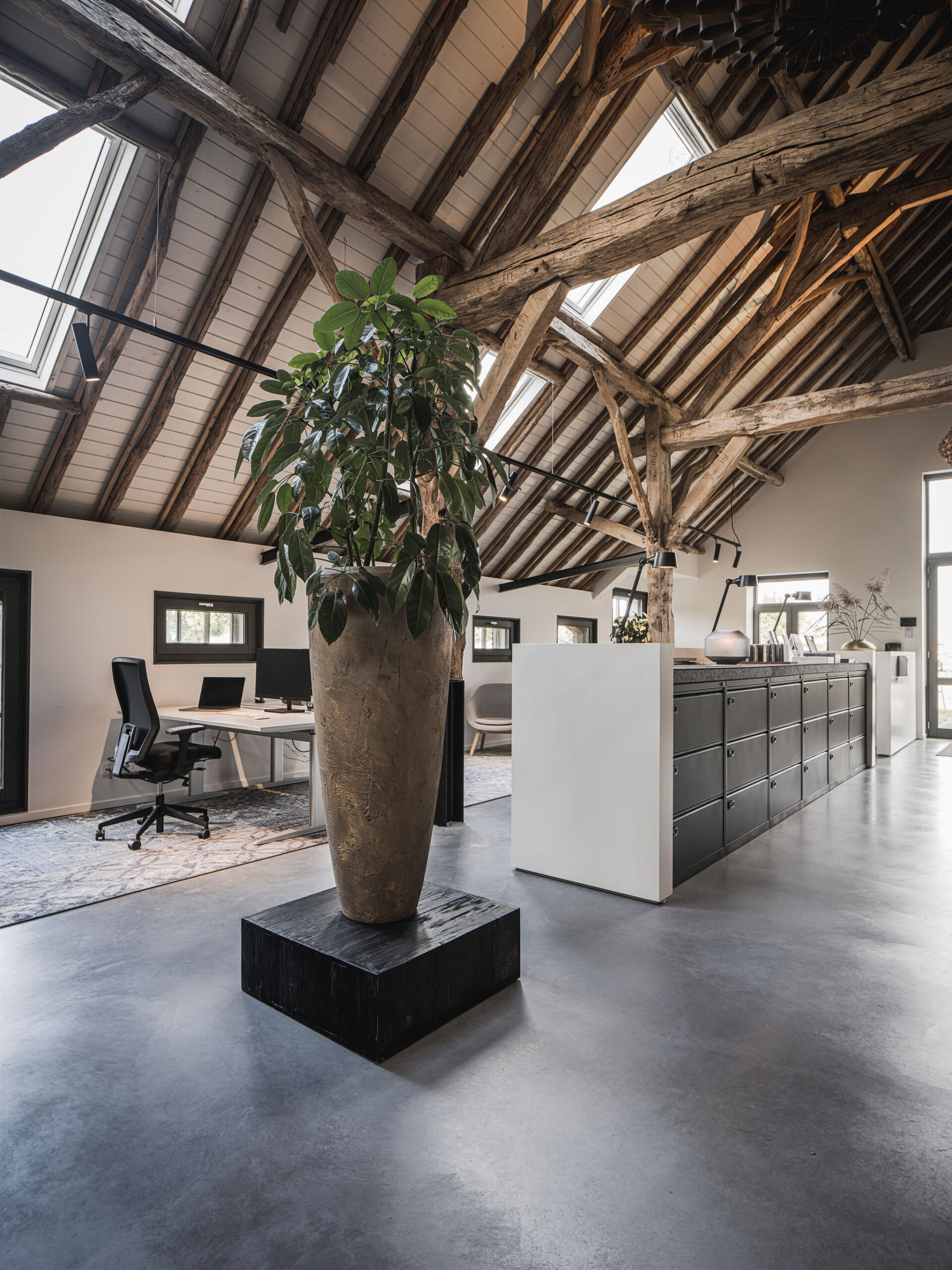 interieurarchitect interiorarchitect Wildenberg ontwerp exclusief kantoor interieur binnenhuisarchitect exclusive interior kantoorinspiratie luxuryoffice groen decoratie