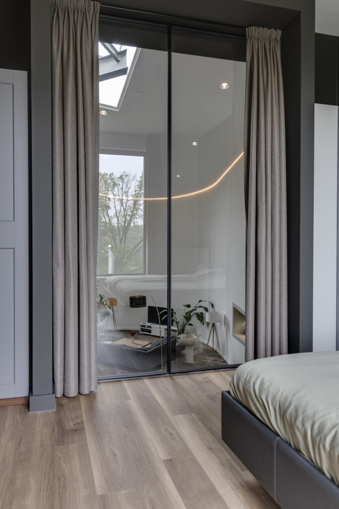 interieurarchitect Wildenberg Ontmoetingskerk Amersfoort Teus van Hogevest Van Hoeijen slaapkamer binnenkant