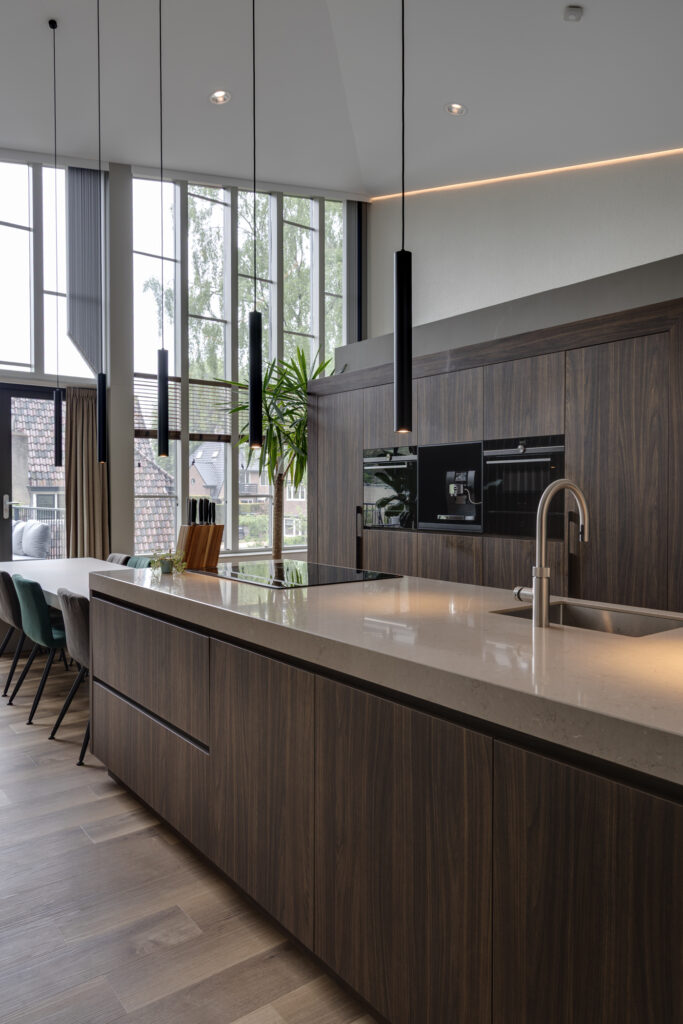 interieurarchitect Wildenberg Ontmoetingskerk Amersfoort Teus van Hogevest Van Hoeijen keuken met raam