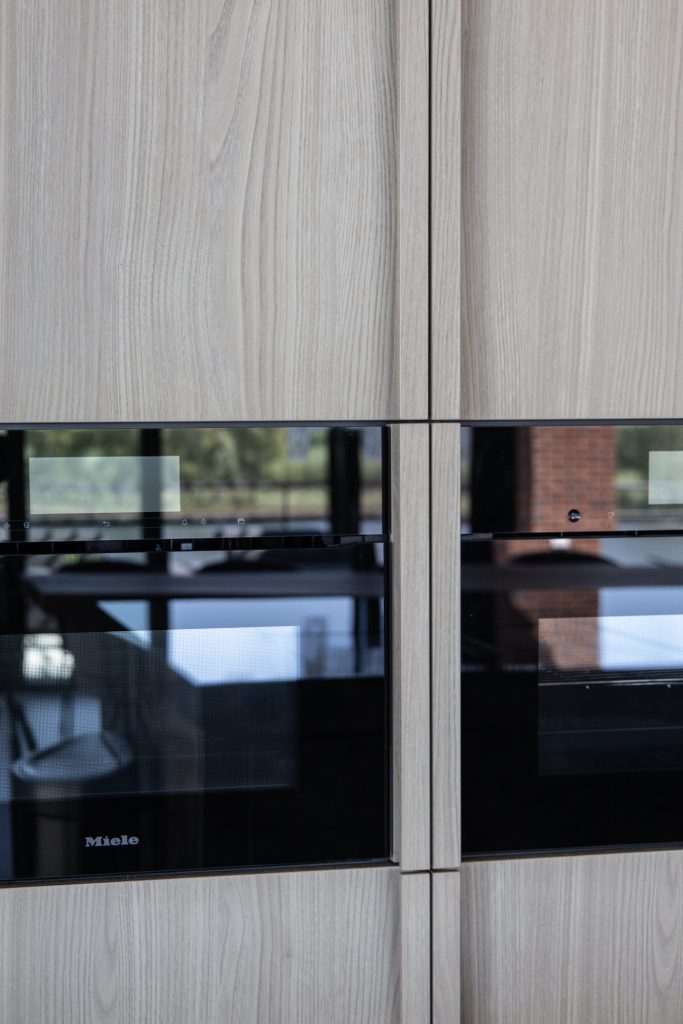 Wildenberg interieurarchitectuur interieurarchitect interiorarchitect keuken Decolegno Miele Mentofix