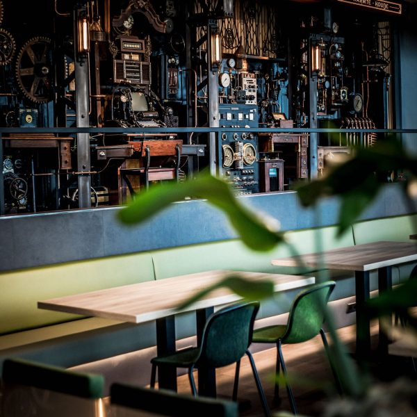 Interieurarchitect Stan Wildenberg kantoor Lomans totaalinstallateurs Capelle bedrijfsrestaurant steampunk Robert Boon PlanetOffice Heembouw Hoogendoorn Planeffect Moduleo Fagerhult Viskerinterieurbouw Kerastone Tarkett